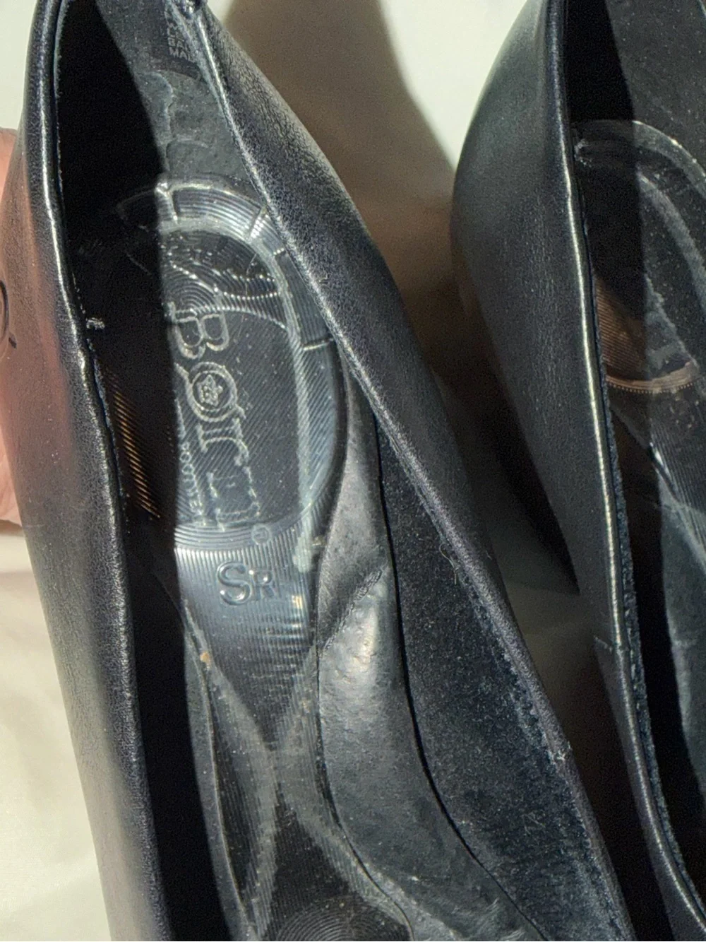 Born Black Leather Mid-Heel‎ Classic Pumps